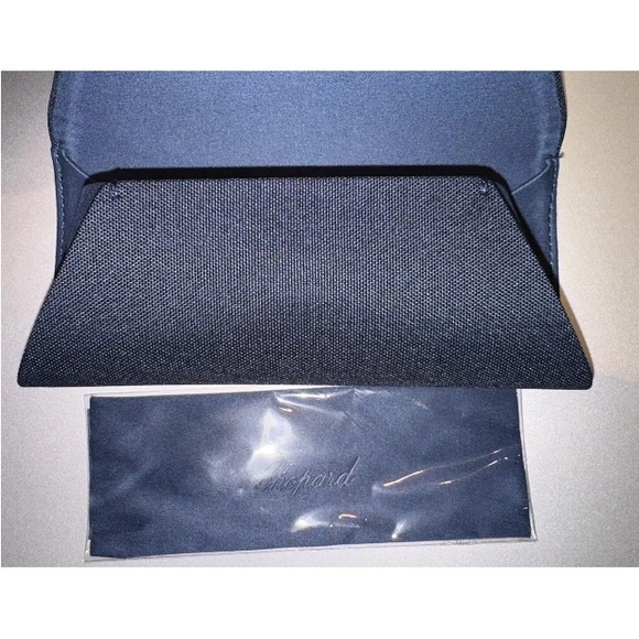 Chopard new eyeglass/sunglass case with cleaning cloth. - Picture 6 of 7